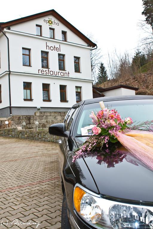 Hotel Epocha Janov nad Nisou Kültér fotó