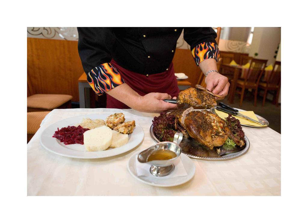 Hotel Epocha Janov nad Nisou Kültér fotó