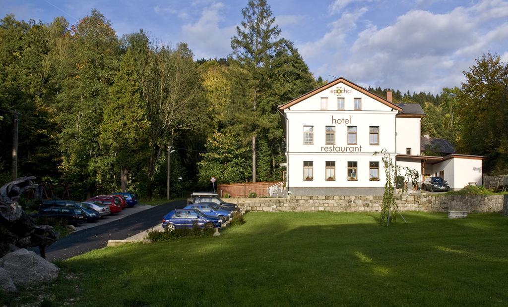 Hotel Epocha Janov nad Nisou Kültér fotó