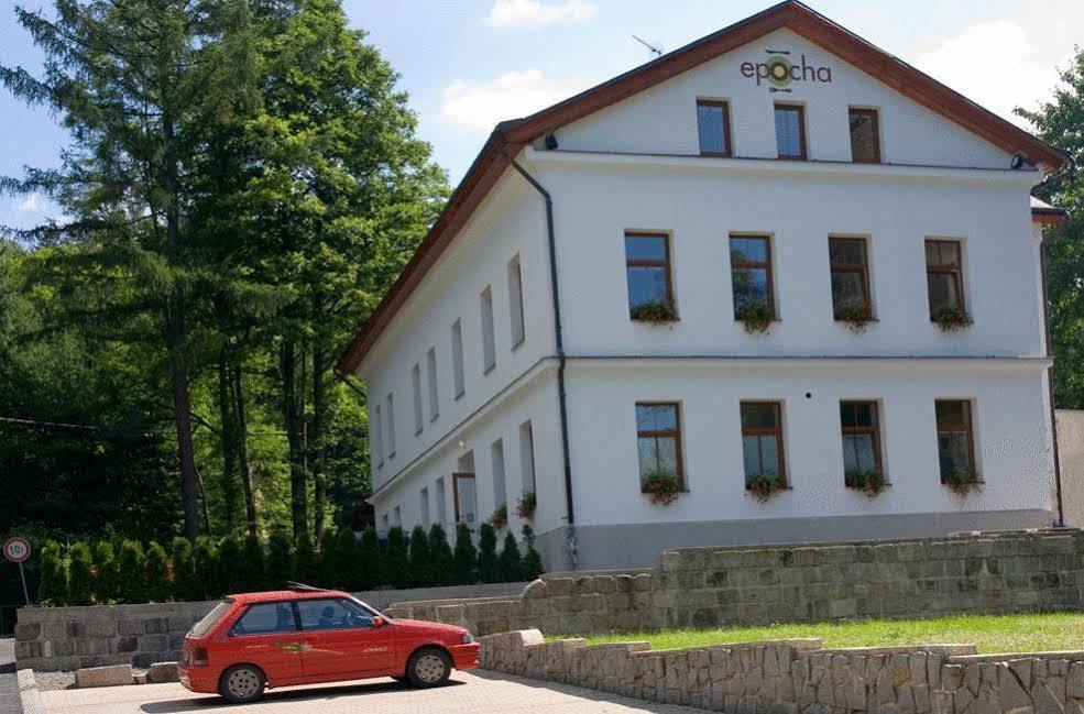 Hotel Epocha Janov nad Nisou Kültér fotó
